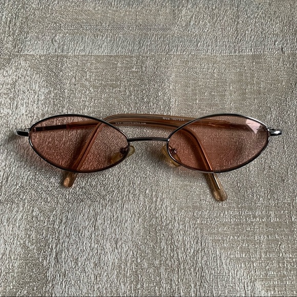 Vintage 90s/Y2K Pink Oval Sunglasses - Picture 1 of 7